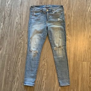 American Eagle knee ripped denim jeans
